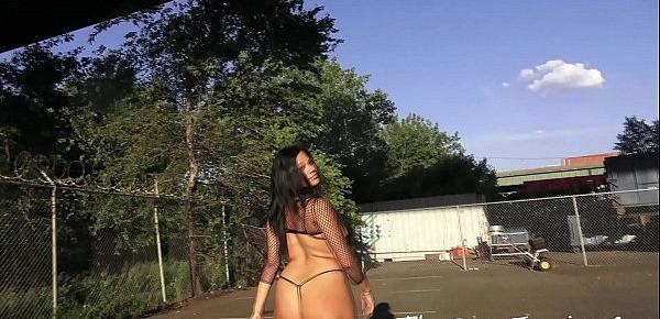  Big booty hooker gets fucked for cash in parking lot